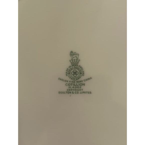 RARE Royal Doulton Fine Bone China Cotillion H4962 Complete 12 pc Place Setting - Picture 8 of 8